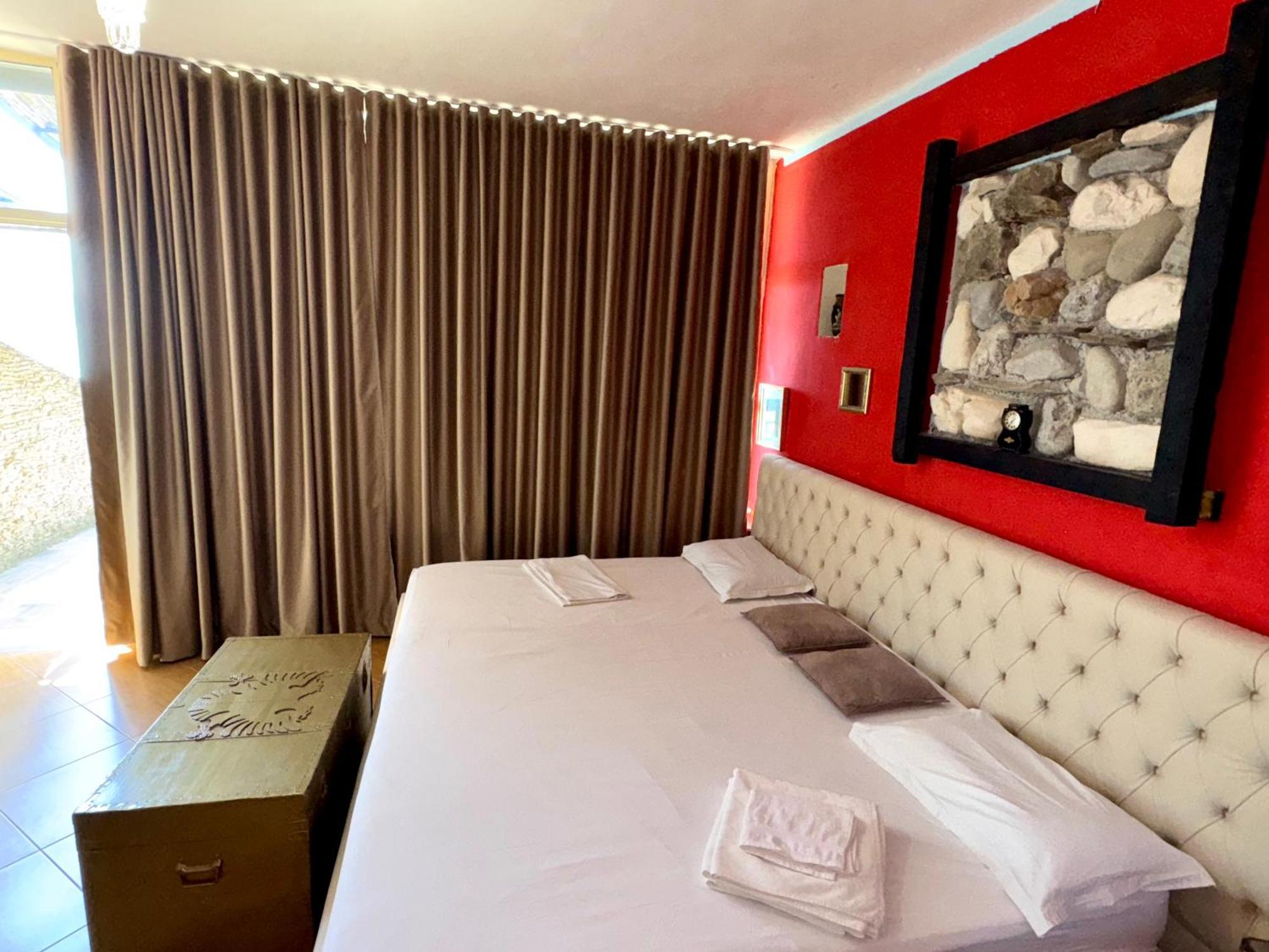 Hotel Vila "Oda E Miqve" Vlorë Exteriér fotografie